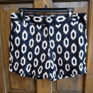 Attention Contemporary Fit Tan Black & White Sz 6 P2P 33 R 9 Inseam 4